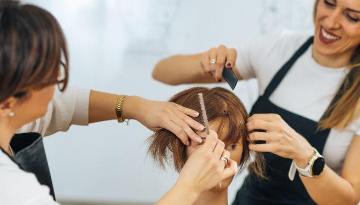 Guide till frisörutbildning: Hur blir man frisör?
